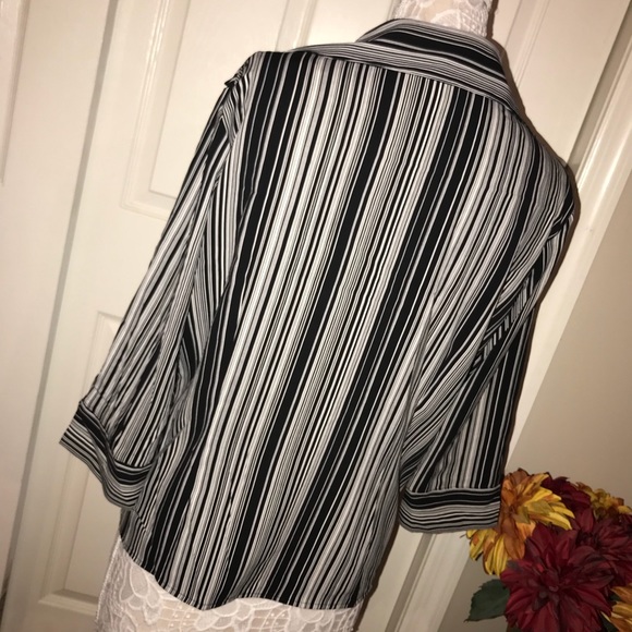Apt 9. Striped Print Blouse 👚 3/4 Sleeve - Picture 6 of 7